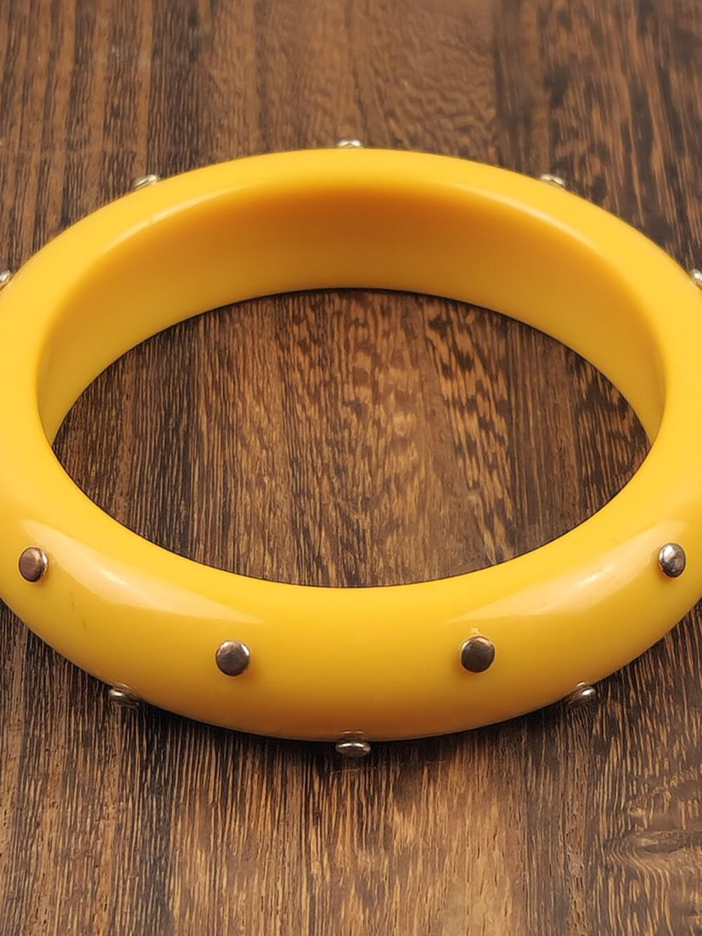 Vintage‎ Lucite Bangle, Yellow, Studded Rivet, Mod Mid Century, Large 8.75"